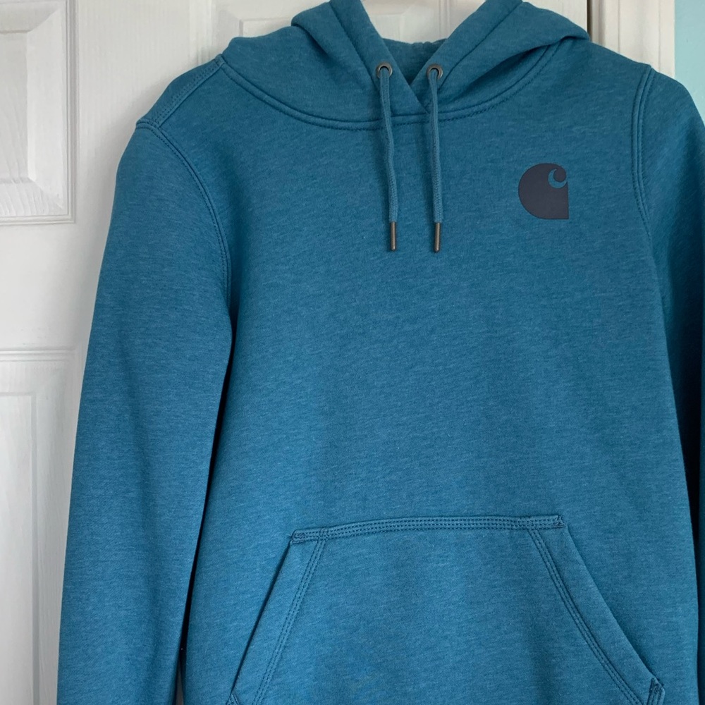 Brand new carhartt sweatshirt :) Size XS Washed once, inside is still soft.